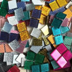 Mosaïque vétrocristal arlequin uni et paillette mix couleurs par 100 grammes