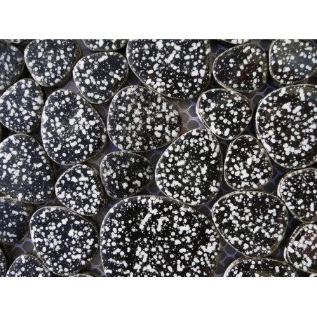 Noir mosaïque galet émaillé noir moucheté plaque de 32 cm