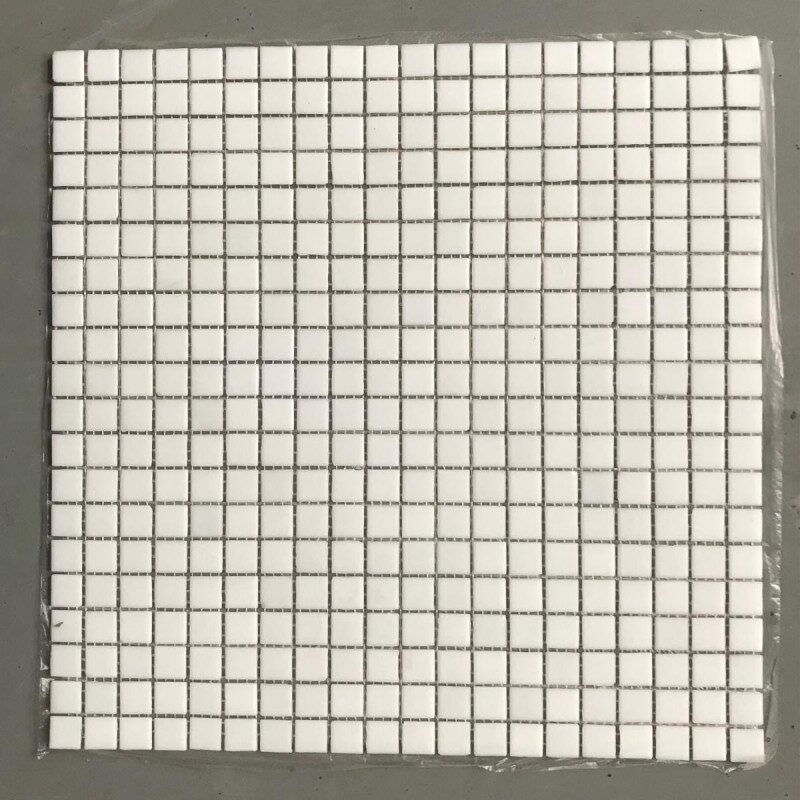 Blanc mosaïque pâte de verre blanc 1.5 cm par plaque 32.5 cm